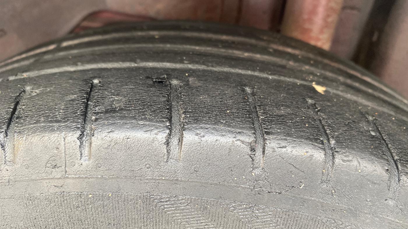 2020 Ford New Figo TITANIUM 1.2 PETROL MT, Petrol, Manual, 87,645 km, Left Rear Tyre Tread