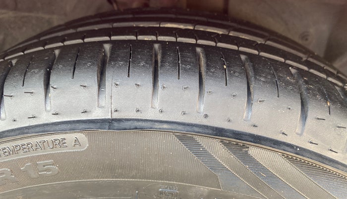 2020 Ford New Figo TITANIUM 1.2 PETROL MT, Petrol, Manual, 87,645 km, Right Front Tyre Tread