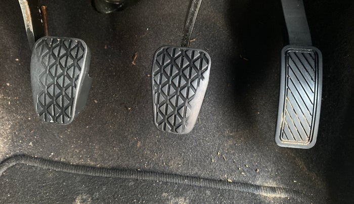 2020 Ford New Figo TITANIUM 1.2 PETROL MT, Petrol, Manual, 87,645 km, Pedals