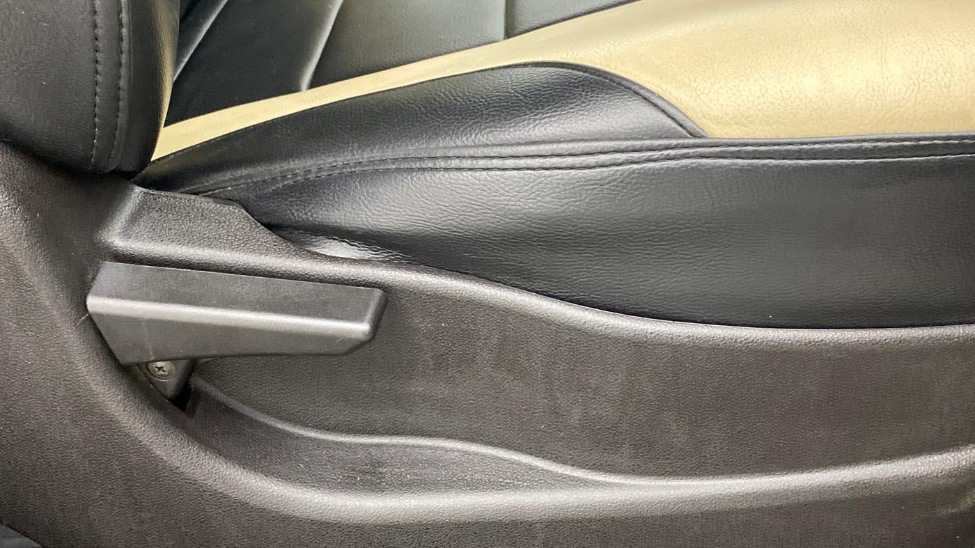 2015 Tata Zest XMA QUADRAJET 90PS, Diesel, Automatic, 65,422 km, Driver Side Adjustment Panel