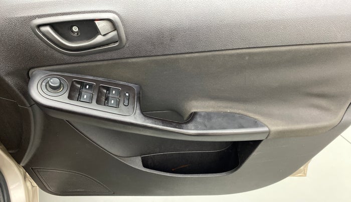 2015 Tata Zest XMA QUADRAJET 90PS, Diesel, Automatic, 65,422 km, Driver Side Door Panels Control
