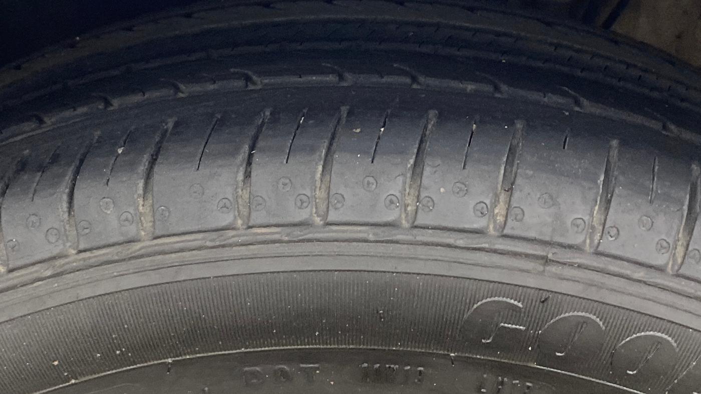 2018 Volkswagen Ameo HIGHLINE PLUS 1.0L 16 ALLOY, Petrol, Manual, 65,129 km, Left Front Tyre Tread
