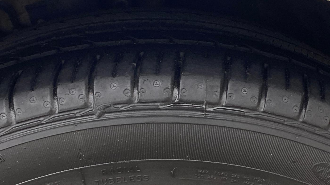 2018 Volkswagen Ameo HIGHLINE PLUS 1.0L 16 ALLOY, Petrol, Manual, 65,129 km, Right Front Tyre Tread