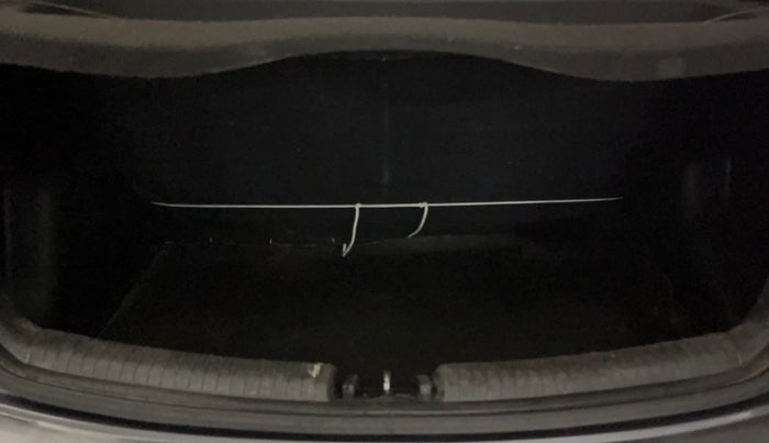 2017 Hyundai Grand i10 MAGNA 1.2 KAPPA VTVT, Petrol, Manual, 39,704 km, Boot Inside