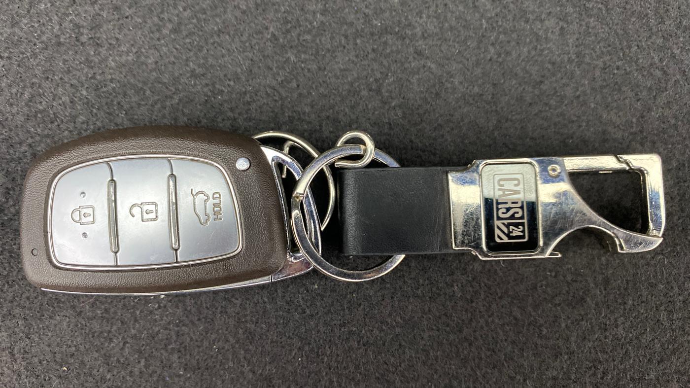2015 Hyundai Elite i20 SPORTZ (O) 1.2, Petrol, Manual, 40,821 km, Key Close Up