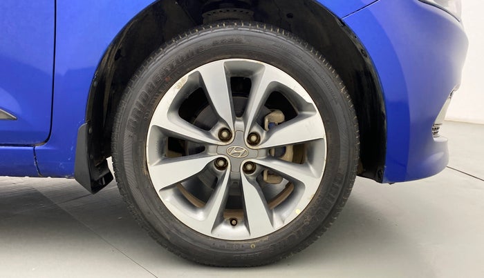 2015 Hyundai Elite i20 SPORTZ (O) 1.2, Petrol, Manual, 40,821 km, Right Front Wheel