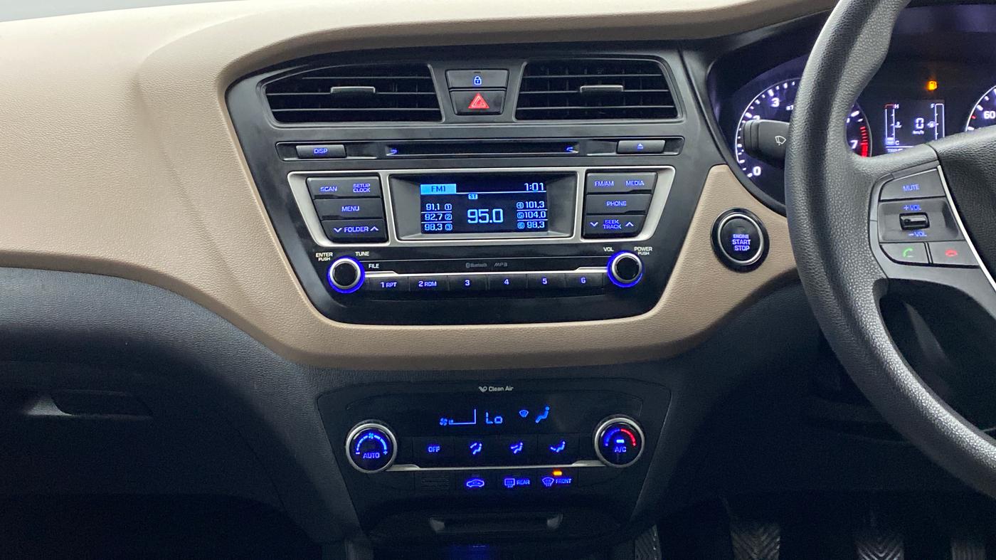 2015 Hyundai Elite i20 SPORTZ (O) 1.2, Petrol, Manual, 40,821 km, Air Conditioner
