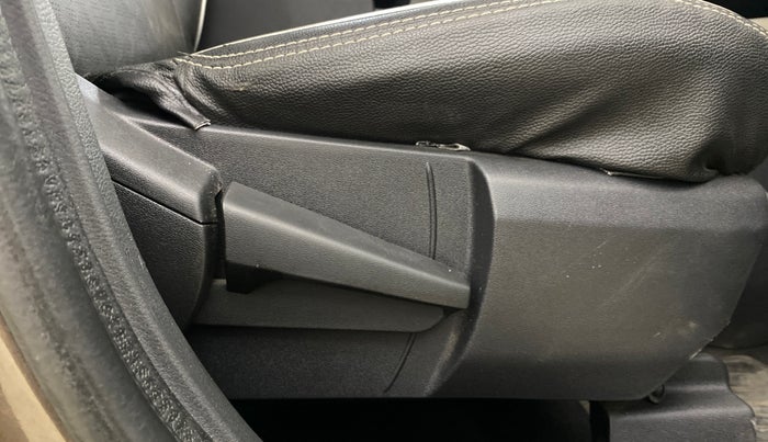 2023 Nissan MAGNITE XV Premium AMT, Petrol, Automatic, 38,936 km, Driver Side Adjustment Panel