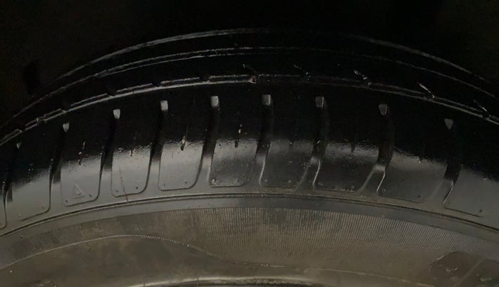 2019 Maruti Swift VXI, Petrol, Manual, 34,211 km, Left Rear Tyre Tread