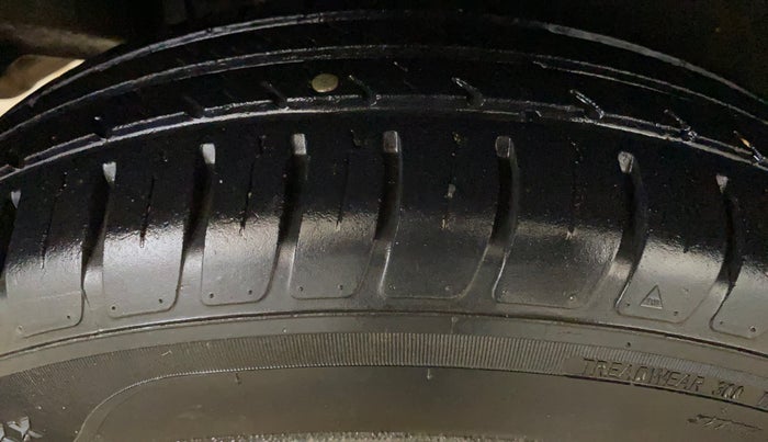 2019 Maruti Swift VXI, Petrol, Manual, 34,211 km, Right Rear Tyre Tread