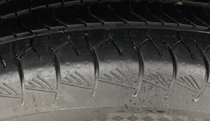 2023 Maruti Grand Vitara ZETA SMART HYBRID AT, Petrol, Automatic, 33,978 km, Left Rear Tyre Tread