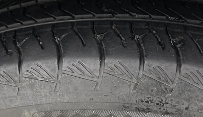 2023 Maruti Grand Vitara ZETA SMART HYBRID AT, Petrol, Automatic, 33,978 km, Right Front Tyre Tread