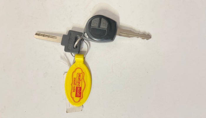 2014 Maruti Swift Dzire VXI, Petrol, Manual, 72,940 km, Key Close Up