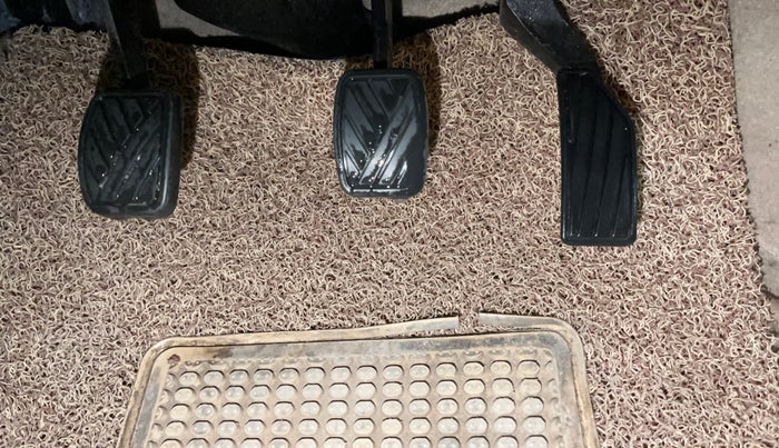 2014 Maruti Swift Dzire VXI, Petrol, Manual, 72,940 km, Pedals