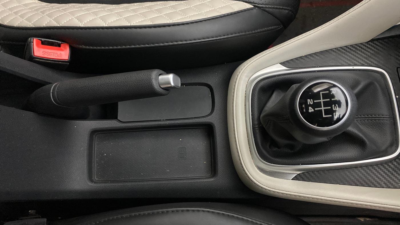 2024 MG ASTOR Select 1.5 MT, Petrol, Manual, 22,551 km, Gear Lever