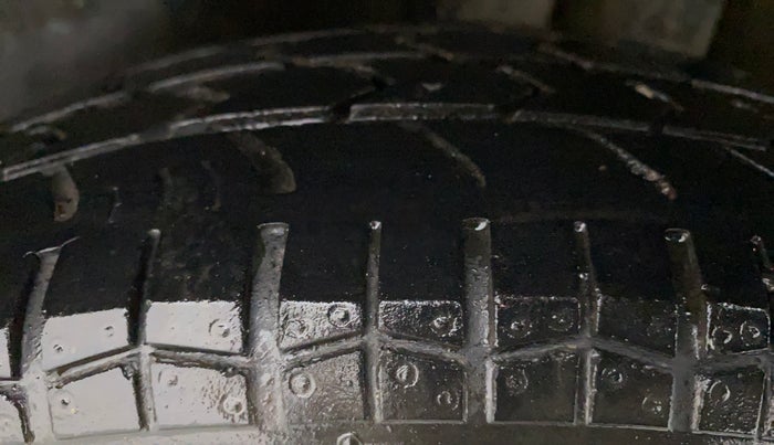 2012 Maruti Swift VDI, Diesel, Manual, 1,14,726 km, Left Rear Tyre Tread