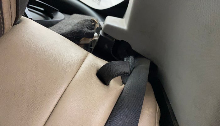 2012 Maruti Swift VDI, Diesel, Manual, 1,14,726 km, Second-row left seat - Retractor not working