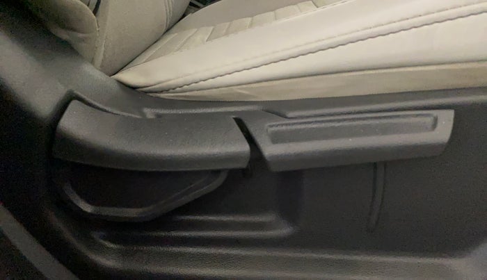 2023 Hyundai GRAND I10 NIOS SPORTZ 1.2 KAPPA VTVT CNG, CNG, Manual, 57,011 km, Driver Side Adjustment Panel