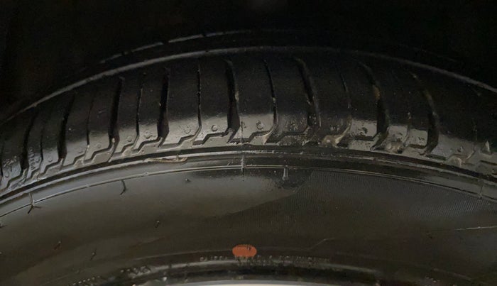 2023 Hyundai GRAND I10 NIOS SPORTZ 1.2 KAPPA VTVT CNG, CNG, Manual, 57,011 km, Right Front Tyre Tread
