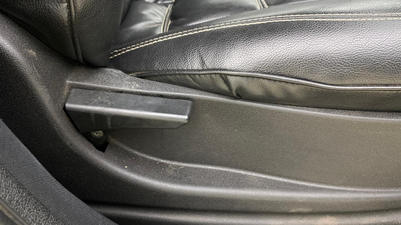 2019 Tata NEXON XM DIESEL, Diesel, Manual, 69,155 km, Driver Side Adjustment Panel