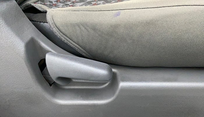 2010 Maruti Wagon R 1.0 LXI, Petrol, Manual, 30,773 km, Driver Side Adjustment Panel