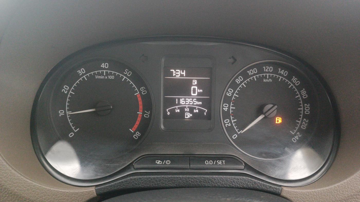2016 Skoda Rapid 1.6 MPI STYLE PLUS, Petrol, Manual, 1,16,355 km, Odometer Image