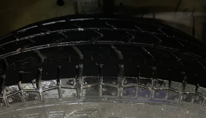 2015 Maruti Swift Dzire VXI, Petrol, Manual, 53,852 km, Right Front Tyre Tread