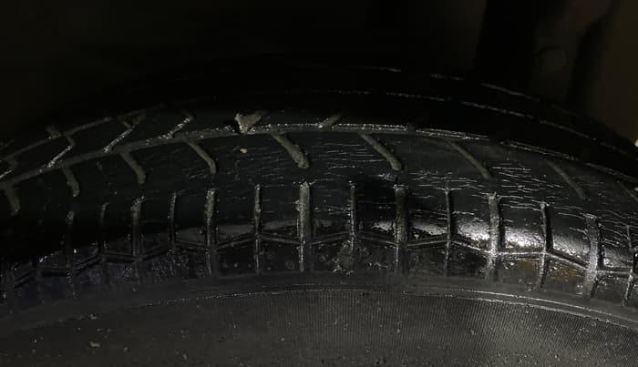 2015 Maruti Swift Dzire VXI, Petrol, Manual, 53,852 km, Left Rear Tyre Tread