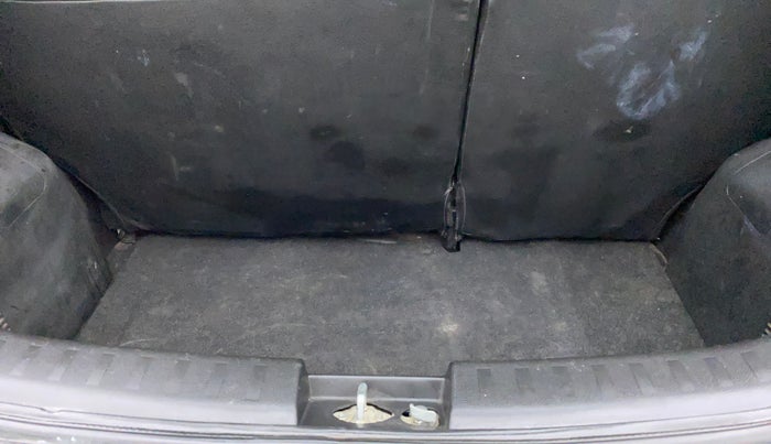 2015 Maruti Swift VXI, Petrol, Manual, 38,716 km, Boot Inside