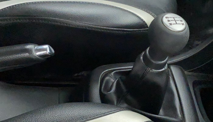 2015 Maruti Swift VXI, Petrol, Manual, 38,716 km, Gear Lever