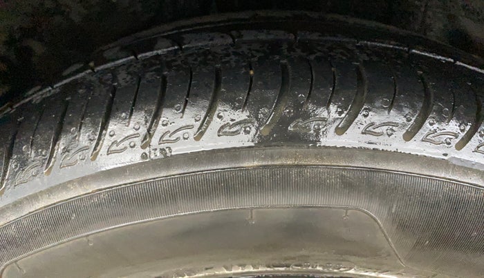 2014 Toyota Etios CROSS 1.2 G, Petrol, Manual, 86,449 km, Right Rear Tyre Tread