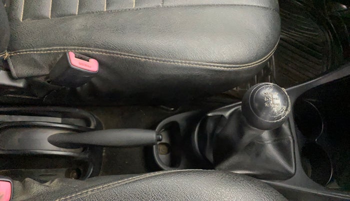 2014 Toyota Etios CROSS 1.2 G, Petrol, Manual, 86,449 km, Gear Lever