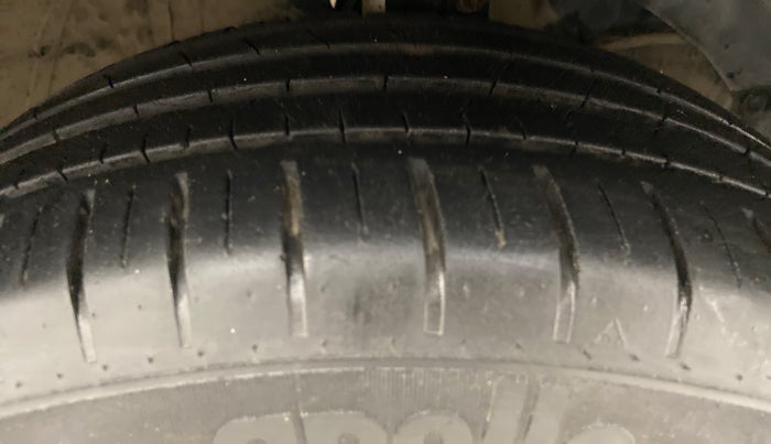 2020 Maruti Baleno ZETA CVT PETROL 1.2, Petrol, Automatic, 39,076 km, Right Front Tyre Tread