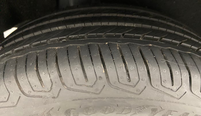 2020 Maruti Baleno ZETA CVT PETROL 1.2, Petrol, Automatic, 39,076 km, Right Rear Tyre Tread