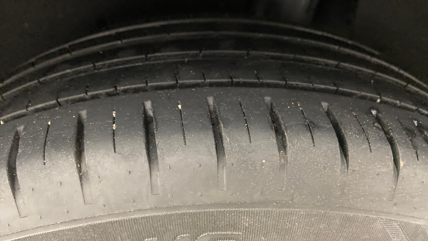 2020 Maruti Baleno ZETA CVT PETROL 1.2, Petrol, Automatic, 39,076 km, Left Rear Tyre Tread