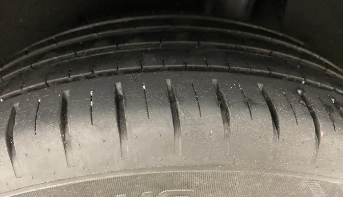 2020 Maruti Baleno ZETA CVT PETROL 1.2, Petrol, Automatic, 39,076 km, Left Rear Tyre Tread
