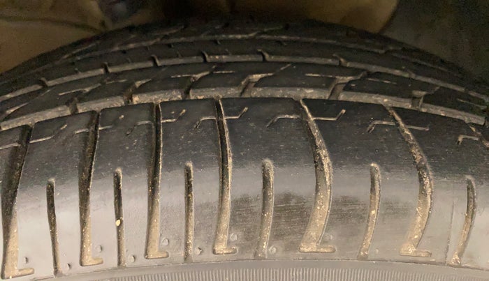 2017 Hyundai Creta SX PLUS 1.6 PETROL, Petrol, Manual, 88,556 km, Right Front Tyre Tread