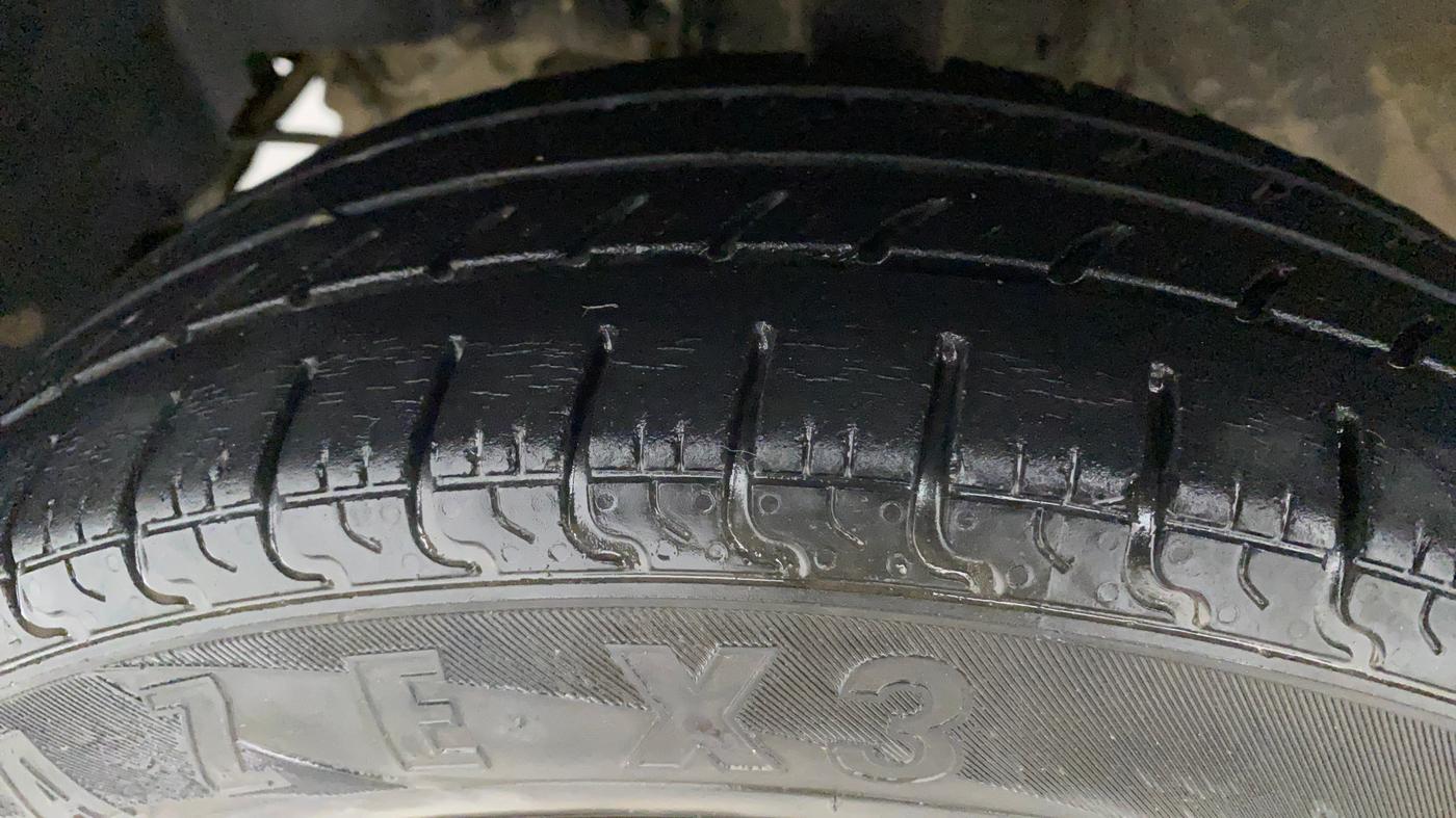 2016 Datsun Go Plus T, Petrol, Manual, 68,905 km, Left Front Tyre Tread
