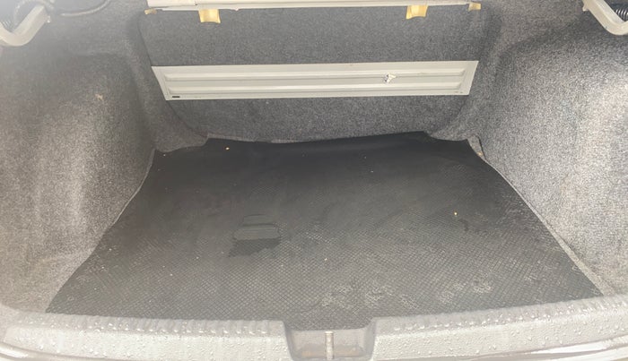 2017 Skoda Rapid STYLE 1.5 TDI AT, Diesel, Automatic, 83,221 km, Boot Inside