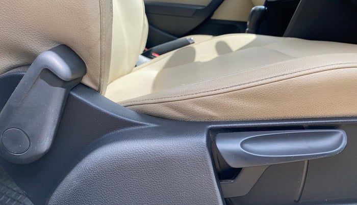 2017 Skoda Rapid STYLE 1.5 TDI AT, Diesel, Automatic, 83,221 km, Driver Side Adjustment Panel