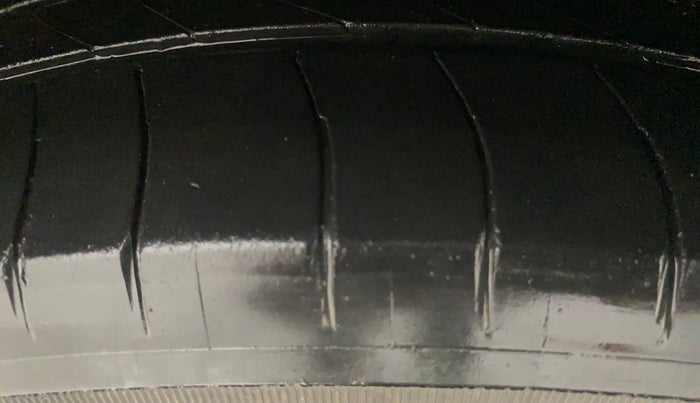 2017 Skoda Rapid STYLE 1.5 TDI AT, Diesel, Automatic, 83,221 km, Right Front Tyre Tread