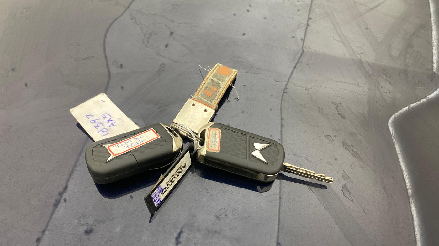 2023 Mahindra XUV700 AX 5 D AT 7 STR, Diesel, Automatic, 40,486 km, Key Close Up