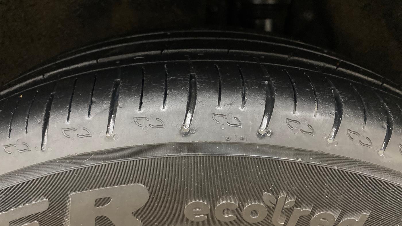 2023 Mahindra XUV700 AX 5 D AT 7 STR, Diesel, Automatic, 40,486 km, Left Rear Tyre Tread