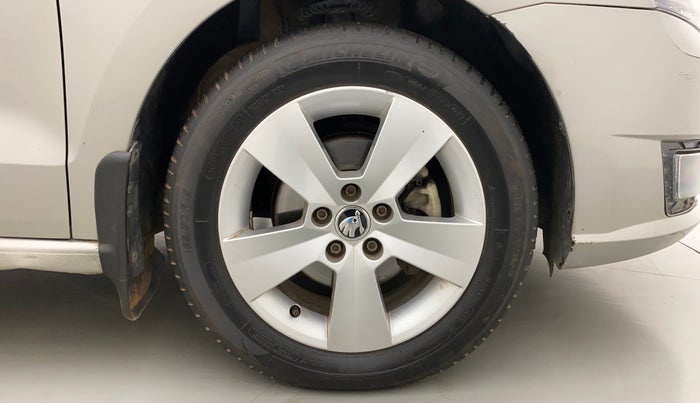 2017 Skoda Rapid STYLE 1.5 TDI AT, Diesel, Automatic, 75,037 km, Right Front Wheel