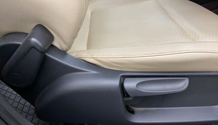 2017 Skoda Rapid STYLE 1.5 TDI AT, Diesel, Automatic, 75,037 km, Driver Side Adjustment Panel