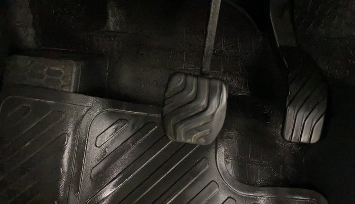 2022 Nissan MAGNITE XV TURBO CVT, Petrol, Automatic, 20,147 km, Pedals