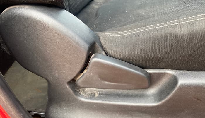 2017 Datsun Redi Go T (O), Petrol, Manual, 77,697 km, Driver Side Adjustment Panel