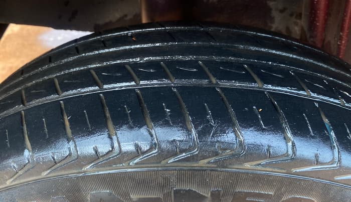2017 Datsun Redi Go T (O), Petrol, Manual, 77,697 km, Right Rear Tyre Tread