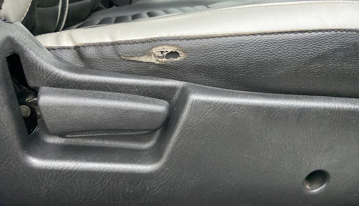2021 Maruti Alto LXI CNG, CNG, Manual, 27,316 km, Driver Side Adjustment Panel