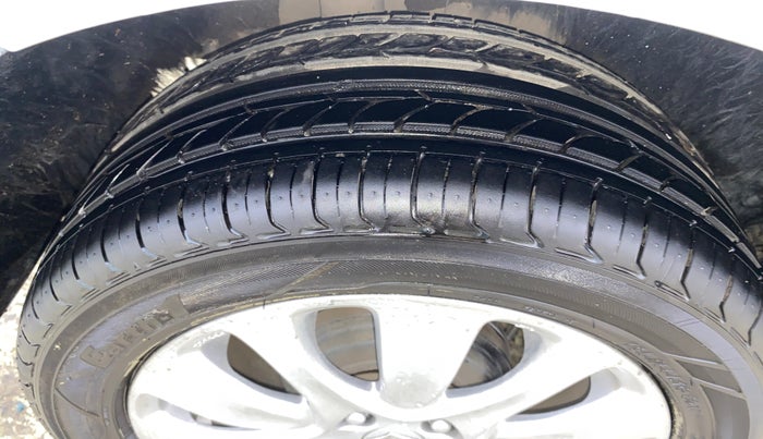 2018 Maruti Baleno ZETA CVT PETROL 1.2, Petrol, Automatic, 67,401 km, Right Rear Tyre Tread